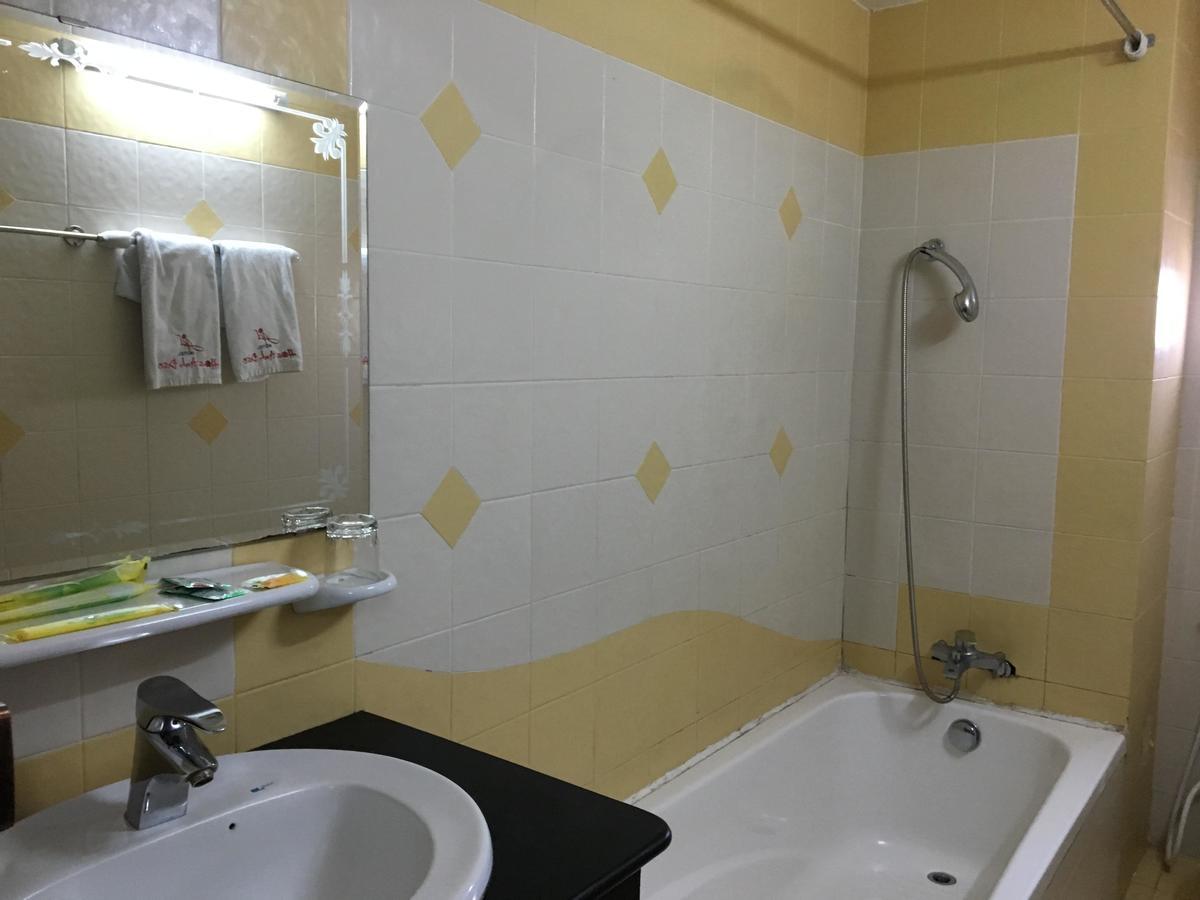 Hoa Anh Dao Hotel Tuy Hoa Exterior foto